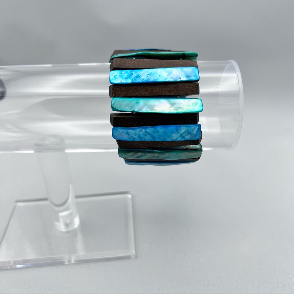 Earthbound bangle bracelet. - Picture 3 of 4
